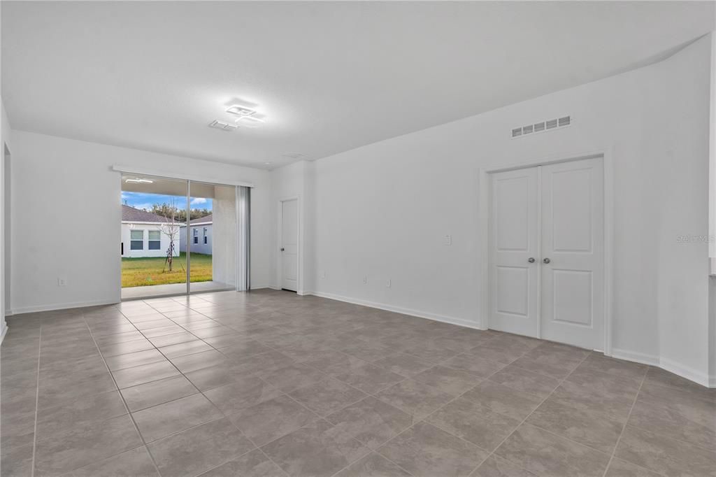 В аренду: $2,400 (4 спален, 3 ванн, 2109 Квадратных фут)