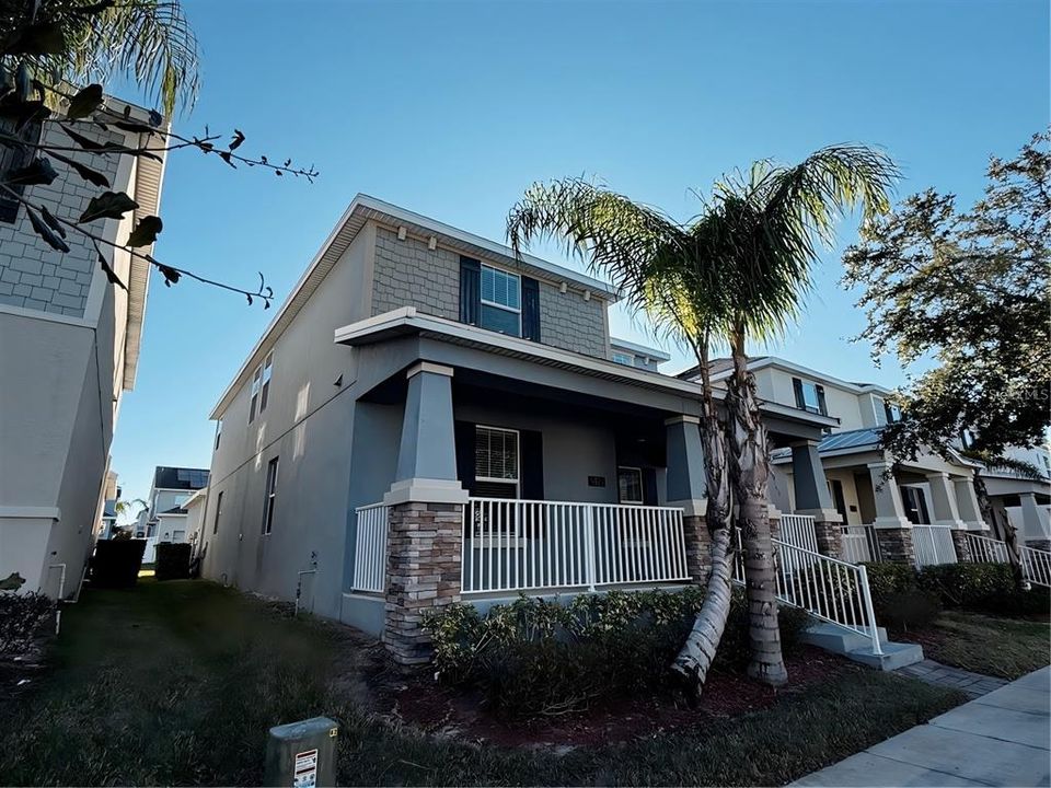 For Rent: $3,250 (5 beds, 3 baths, 2638 Square Feet)