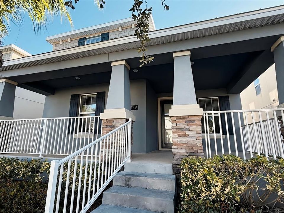 For Rent: $3,250 (5 beds, 3 baths, 2638 Square Feet)
