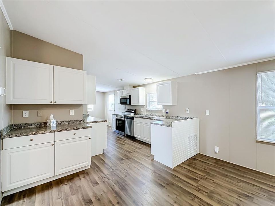 En Venta: $195,000 (3 camas, 2 baños, 1296 Pies cuadrados)