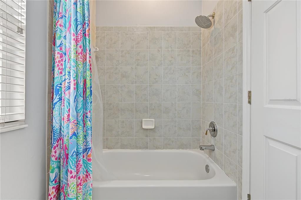 En Renta: $6,000 (4 camas, 2 baños, 3148 Pies cuadrados)