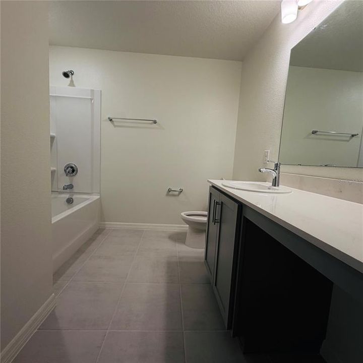 For Rent: $1,950 (4 beds, 2 baths, 2107 Square Feet)