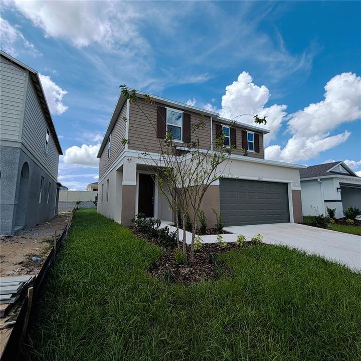 For Rent: $1,950 (4 beds, 2 baths, 2107 Square Feet)