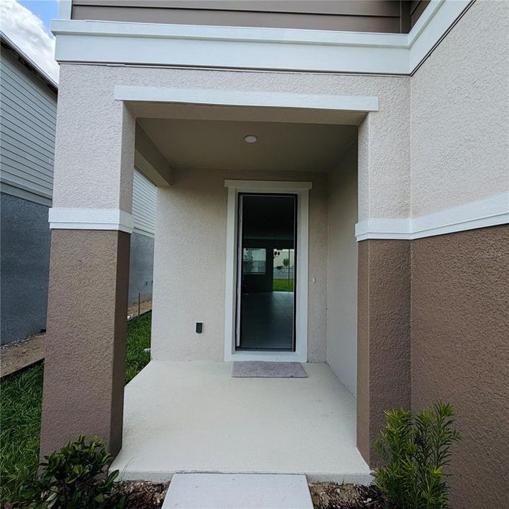 For Rent: $1,950 (4 beds, 2 baths, 2107 Square Feet)