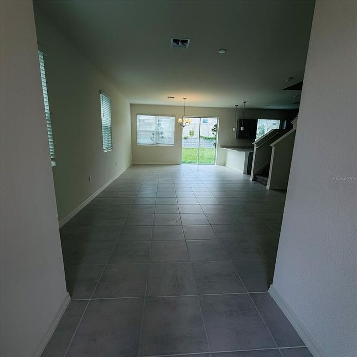 For Rent: $1,950 (4 beds, 2 baths, 2107 Square Feet)