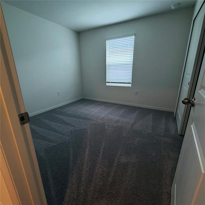 For Rent: $1,950 (4 beds, 2 baths, 2107 Square Feet)