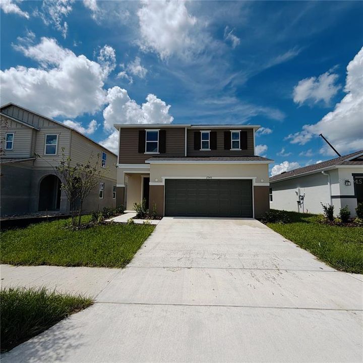 For Rent: $1,950 (4 beds, 2 baths, 2107 Square Feet)