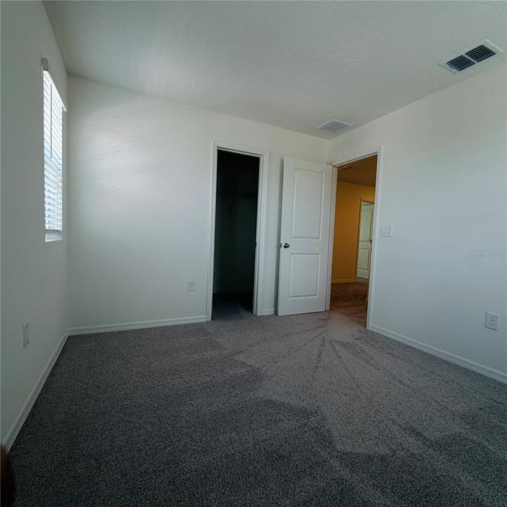 For Rent: $1,950 (4 beds, 2 baths, 2107 Square Feet)