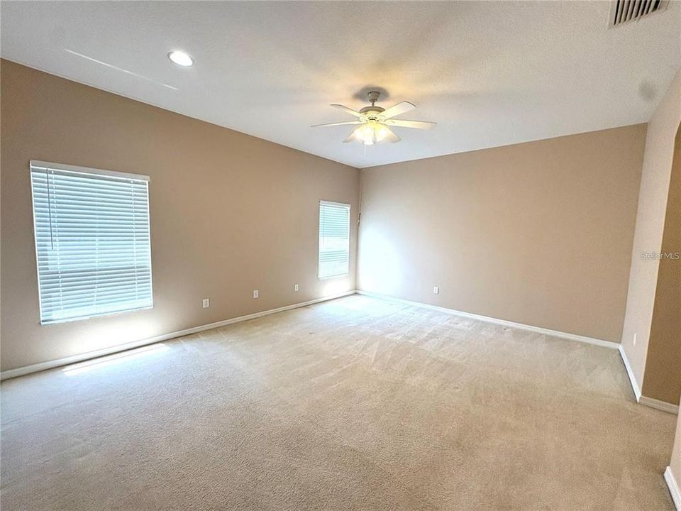 В аренду: $2,450 (4 спален, 3 ванн, 2972 Квадратных фут)