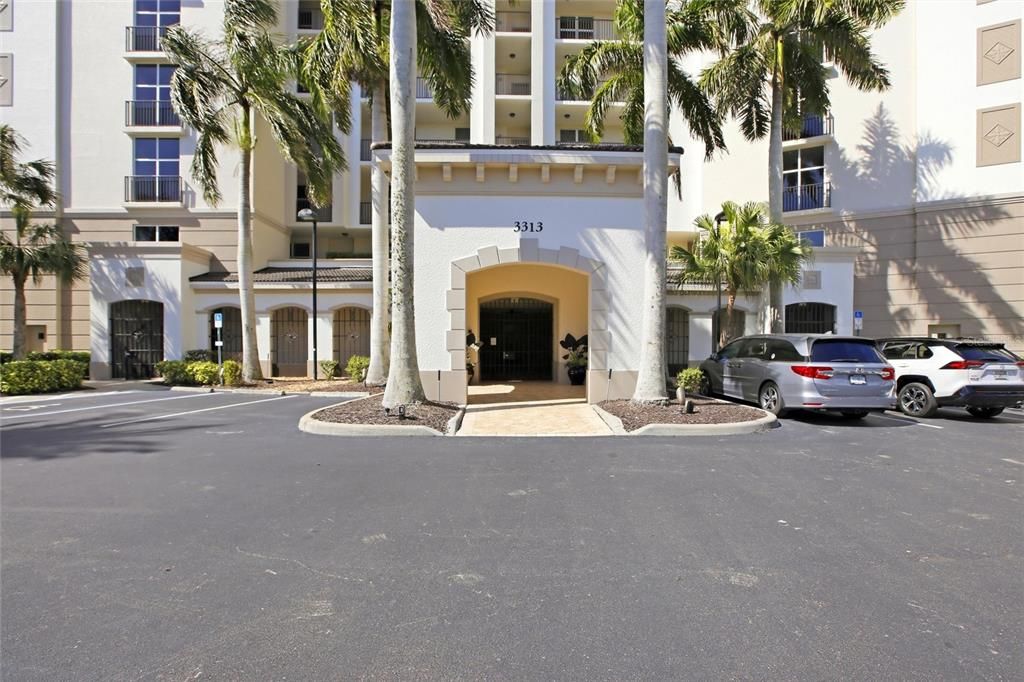 For Rent: $7,000 (3 beds, 3 baths, 2100 Square Feet)