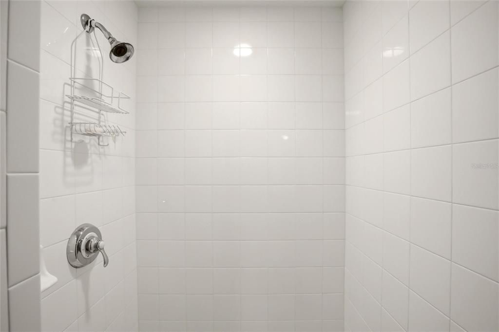 For Rent: $7,000 (3 beds, 3 baths, 2100 Square Feet)