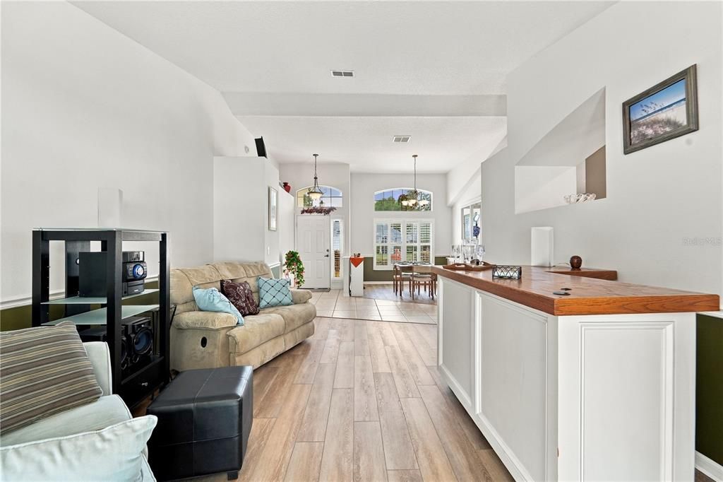 For Sale: $397,500 (3 beds, 2 baths, 1742 Square Feet)