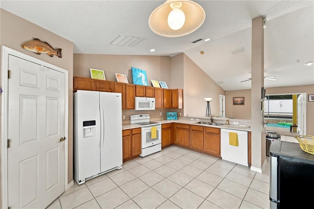 For Sale: $397,500 (3 beds, 2 baths, 1742 Square Feet)