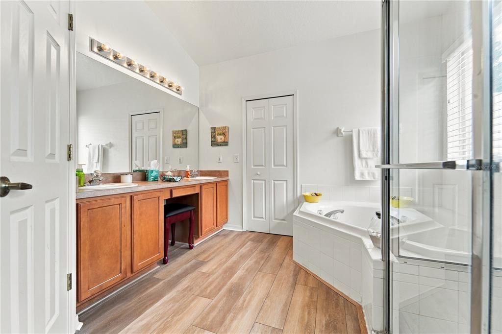 For Sale: $397,500 (3 beds, 2 baths, 1742 Square Feet)