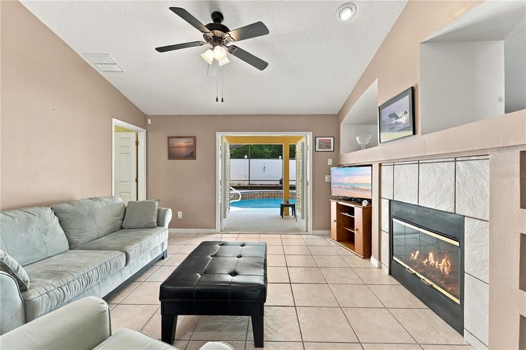 For Sale: $397,500 (3 beds, 2 baths, 1742 Square Feet)