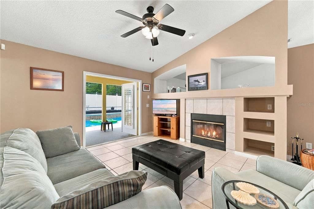 For Sale: $397,500 (3 beds, 2 baths, 1742 Square Feet)