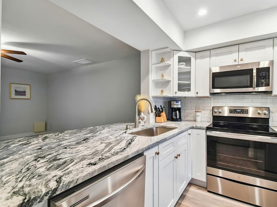 En Venta: $274,000 (2 camas, 2 baños, 1094 Pies cuadrados)
