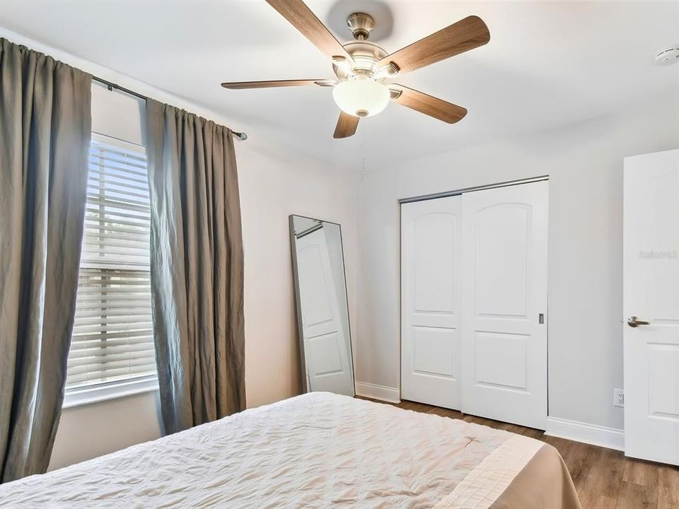 En Venta: $274,000 (2 camas, 2 baños, 1094 Pies cuadrados)