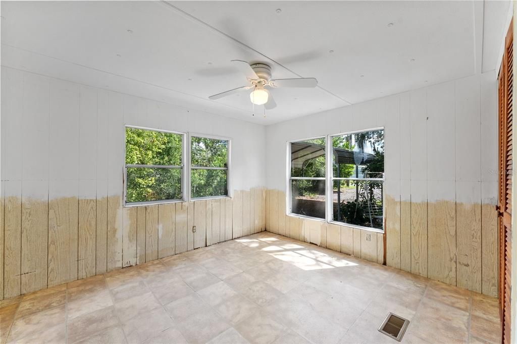 For Sale: $150,000 (4 beds, 2 baths, 1584 Square Feet)