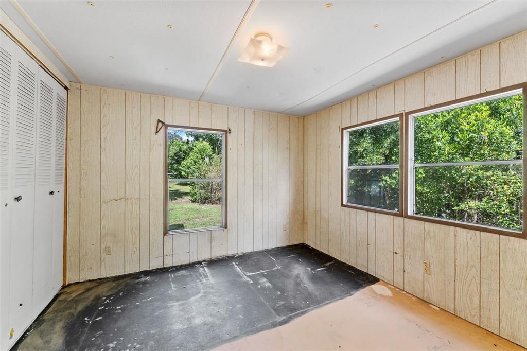 For Sale: $150,000 (4 beds, 2 baths, 1584 Square Feet)