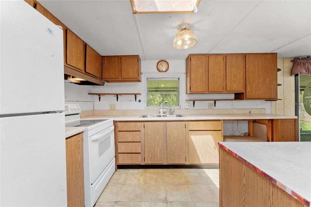 For Sale: $150,000 (4 beds, 2 baths, 1584 Square Feet)