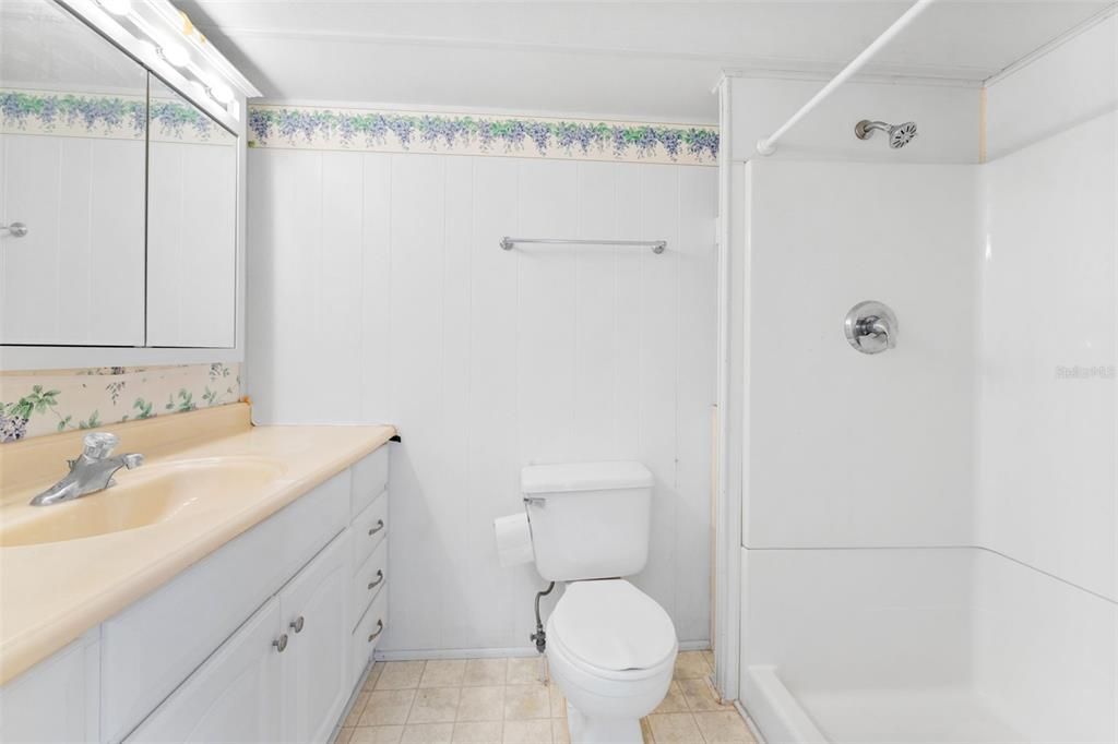 For Sale: $150,000 (4 beds, 2 baths, 1584 Square Feet)