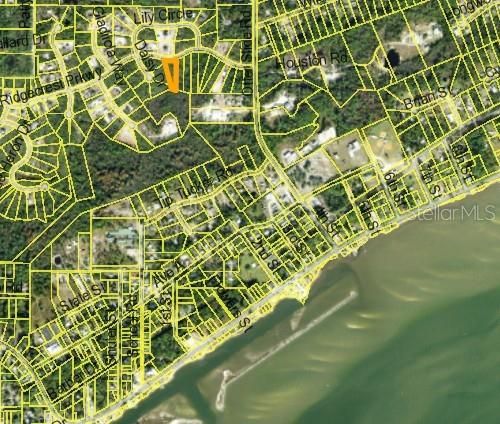 На продажу: $49,900 (1.01 acres)