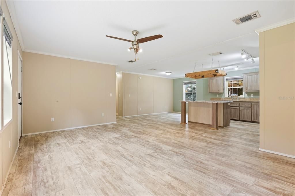En Venta: $249,999 (4 camas, 2 baños, 1568 Pies cuadrados)