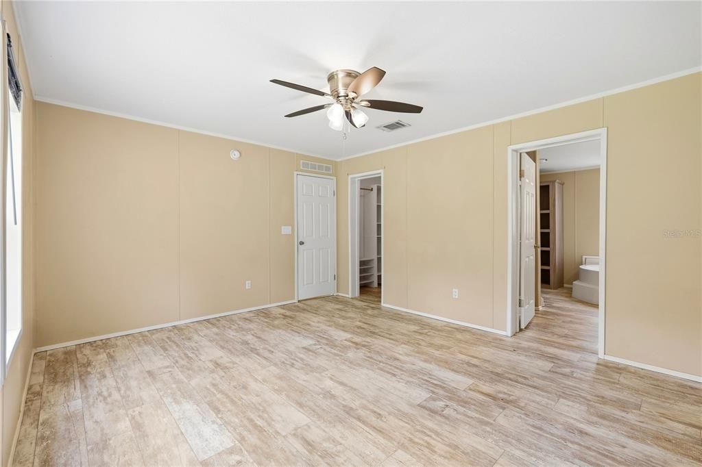 En Venta: $249,999 (4 camas, 2 baños, 1568 Pies cuadrados)