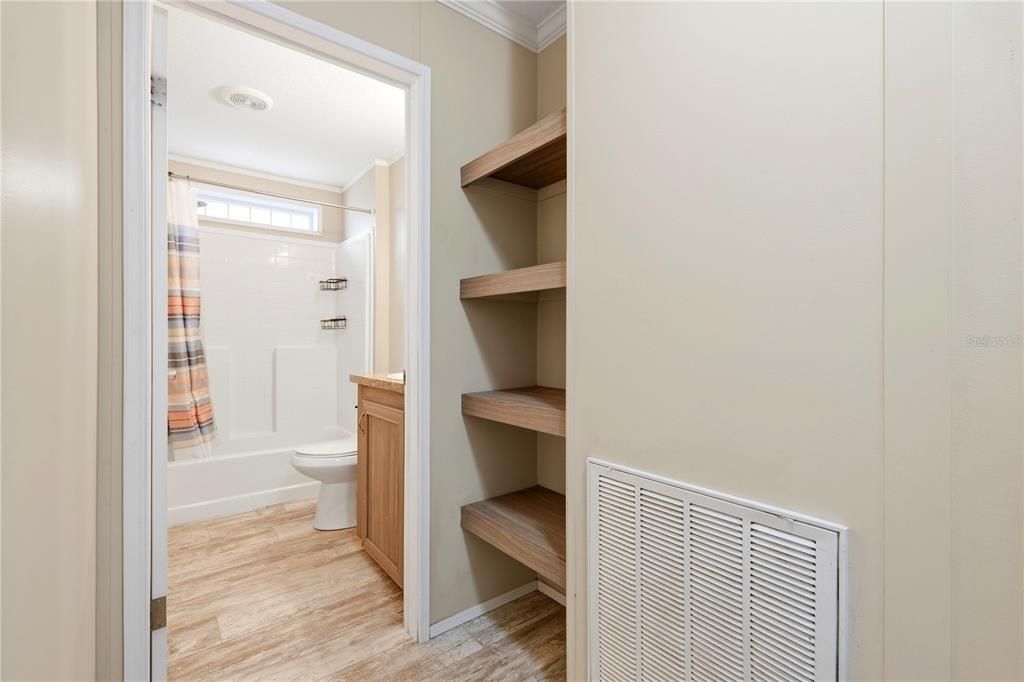 En Venta: $249,999 (4 camas, 2 baños, 1568 Pies cuadrados)