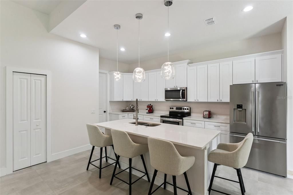 For Sale: $720,000 (4 beds, 3 baths, 2612 Square Feet)