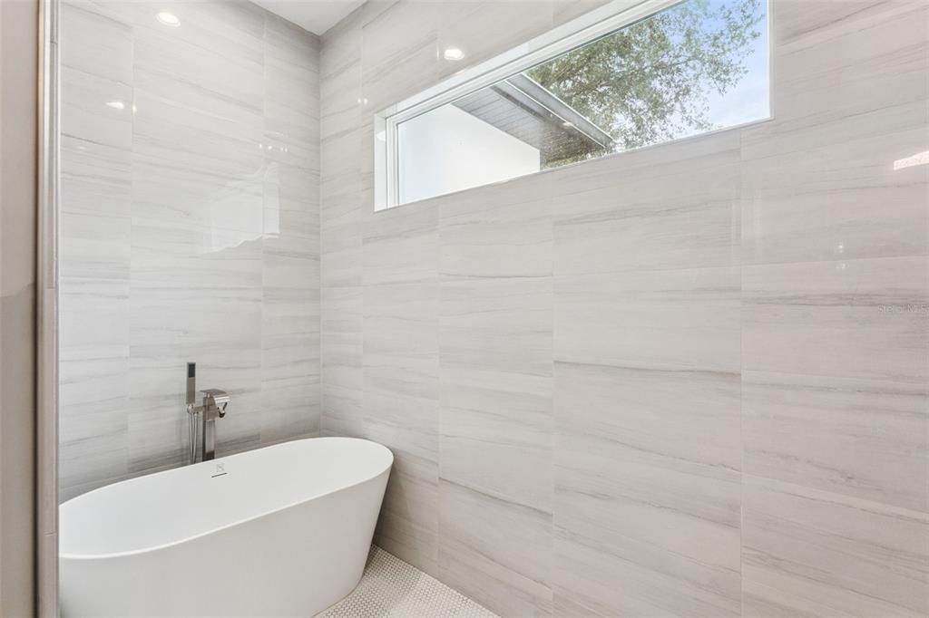 For Sale: $720,000 (4 beds, 3 baths, 2612 Square Feet)