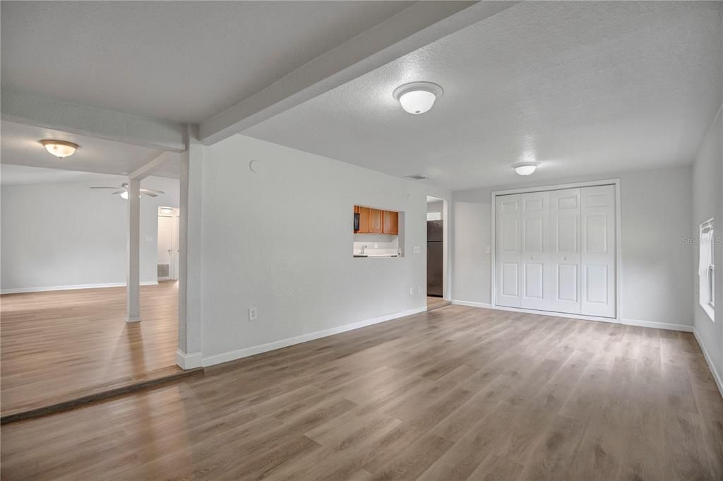 На продажу: $285,000 (3 спален, 2 ванн, 1618 Квадратных фут)