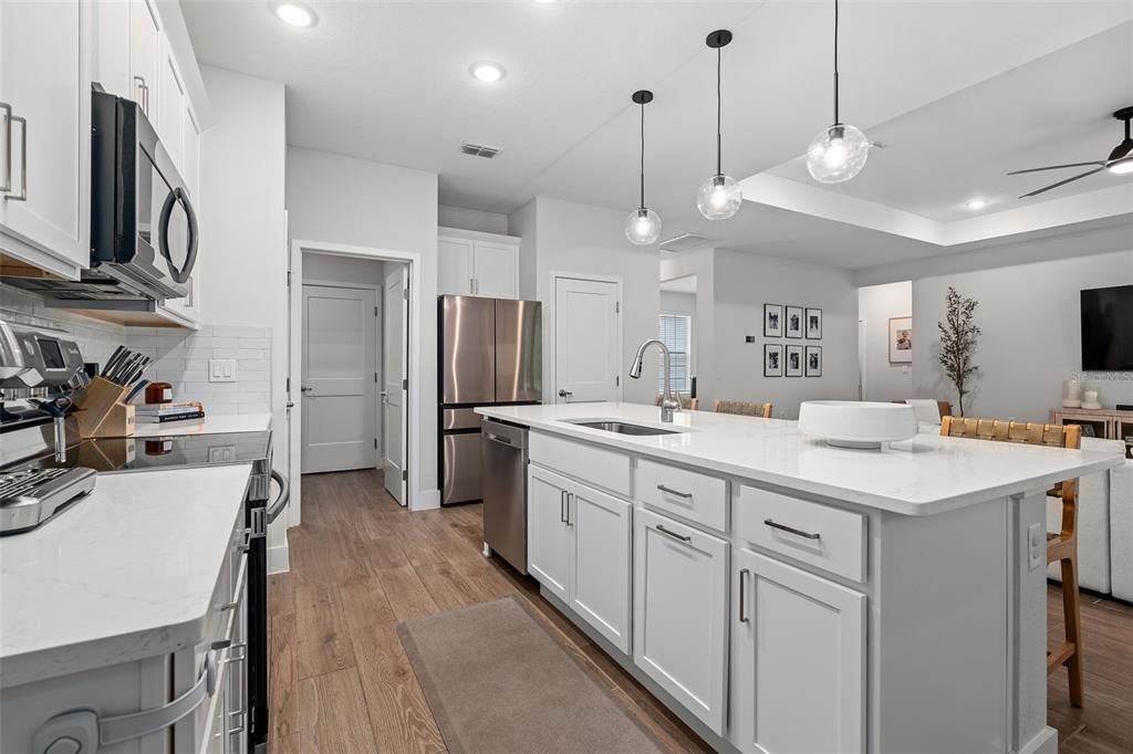 Active With Contract: $530,000 (4 beds, 3 baths, 2100 Square Feet)