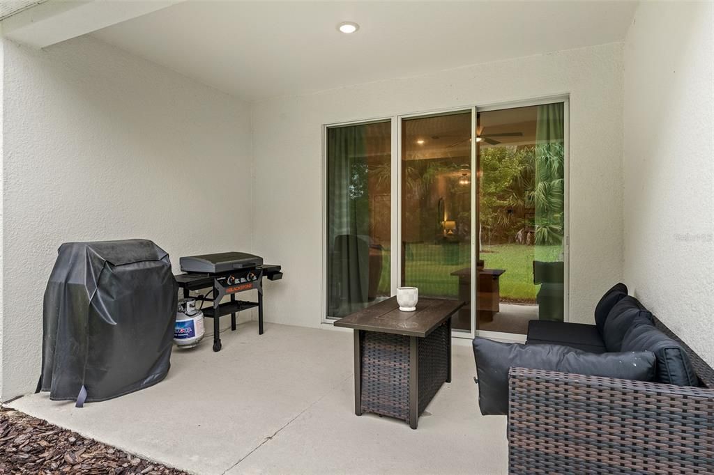 Active With Contract: $530,000 (4 beds, 3 baths, 2100 Square Feet)