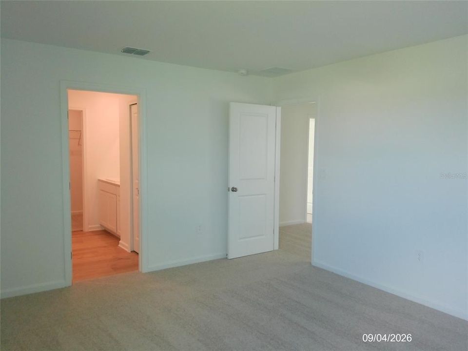 For Rent: $2,100 (4 beds, 2 baths, 1880 Square Feet)