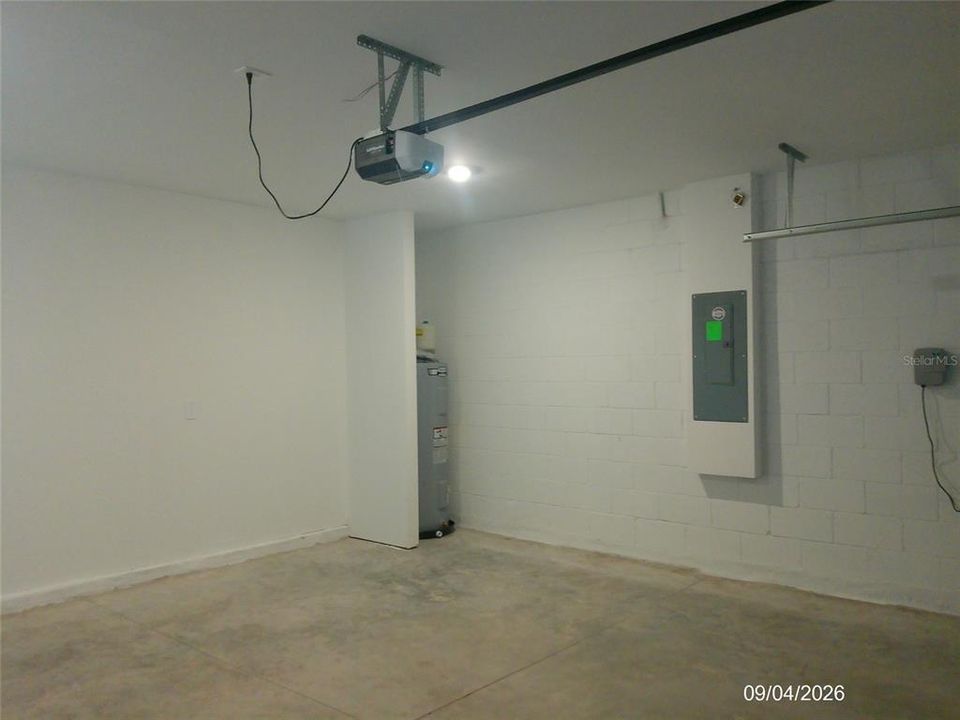 For Rent: $2,100 (4 beds, 2 baths, 1880 Square Feet)
