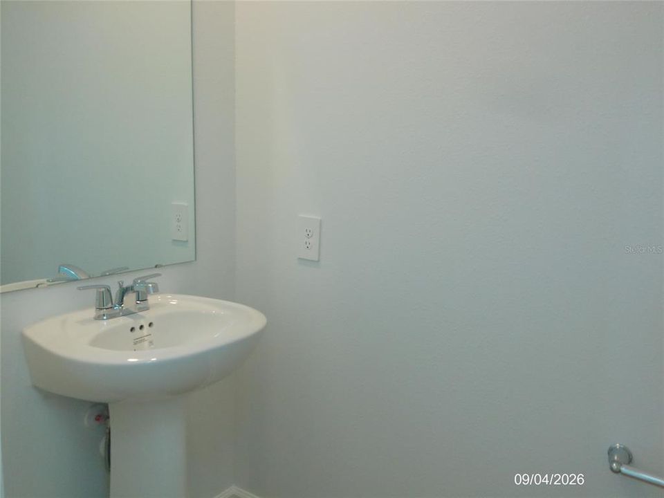 For Rent: $2,100 (4 beds, 2 baths, 1880 Square Feet)