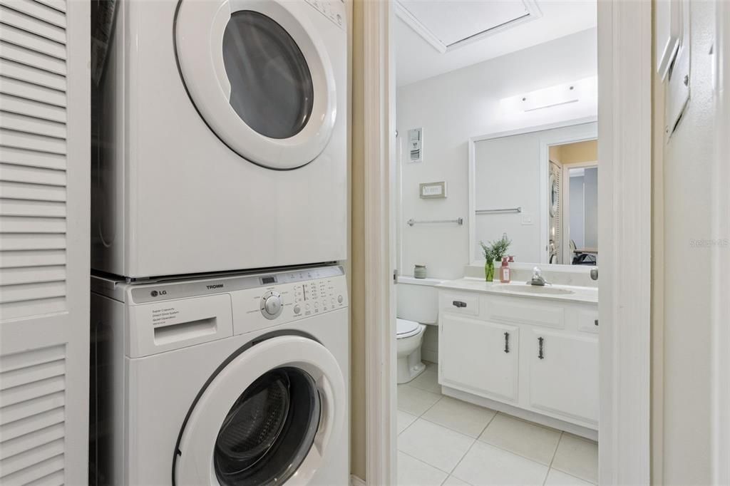 For Sale: $224,900 (2 beds, 2 baths, 1115 Square Feet)