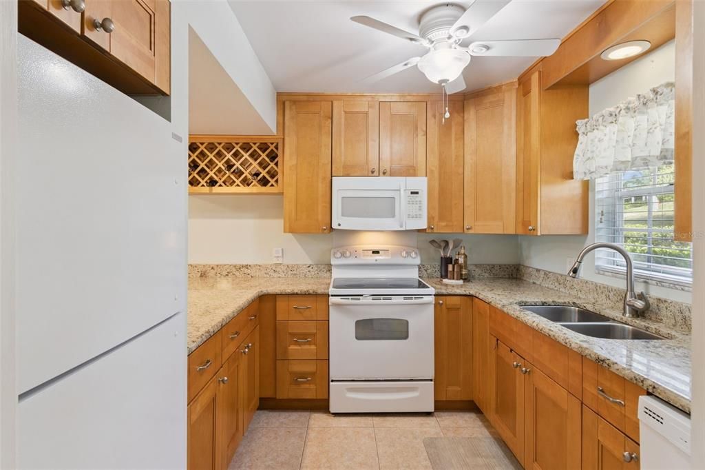 For Sale: $224,900 (2 beds, 2 baths, 1115 Square Feet)