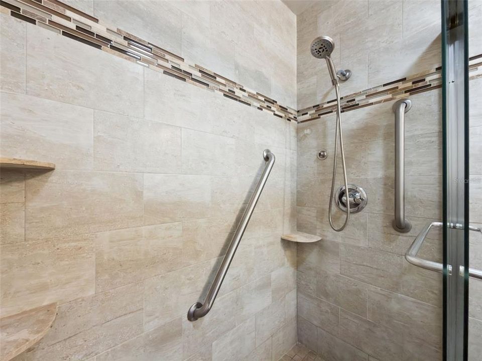For Sale: $224,900 (2 beds, 2 baths, 1115 Square Feet)
