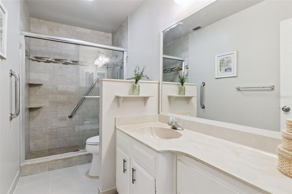 For Sale: $224,900 (2 beds, 2 baths, 1115 Square Feet)