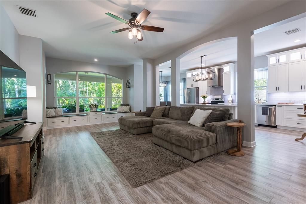 For Sale: $599,000 (5 beds, 3 baths, 3333 Square Feet)