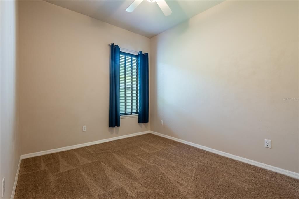 For Sale: $599,000 (5 beds, 3 baths, 3333 Square Feet)