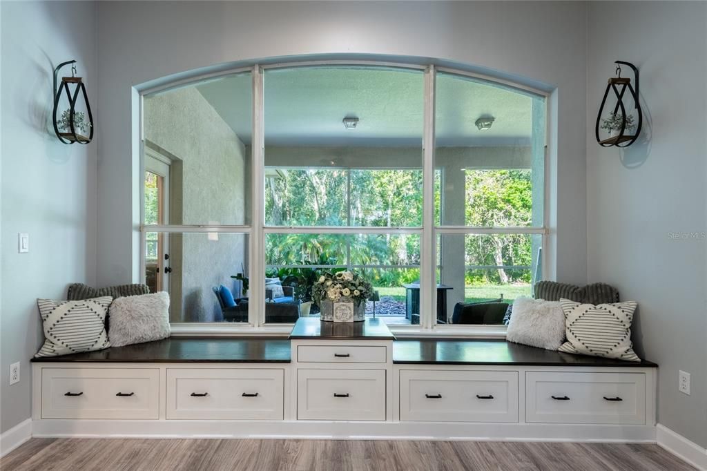 For Sale: $599,000 (5 beds, 3 baths, 3333 Square Feet)
