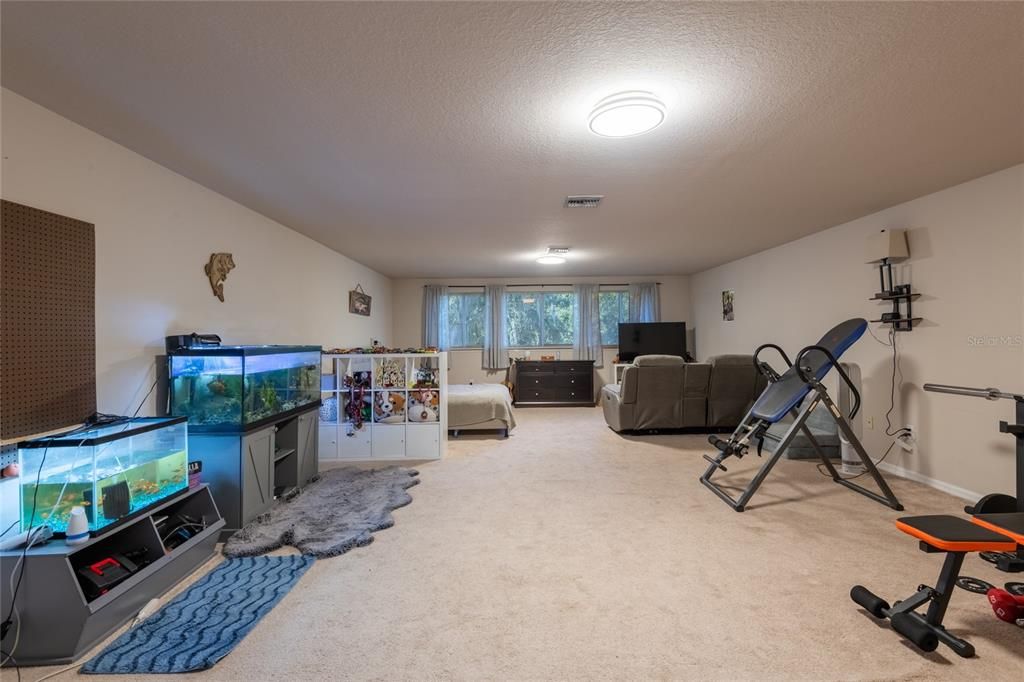 For Sale: $599,000 (5 beds, 3 baths, 3333 Square Feet)