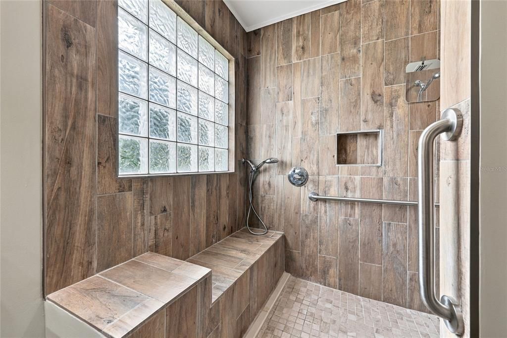 En Venta: $309,500 (3 camas, 2 baños, 1519 Pies cuadrados)