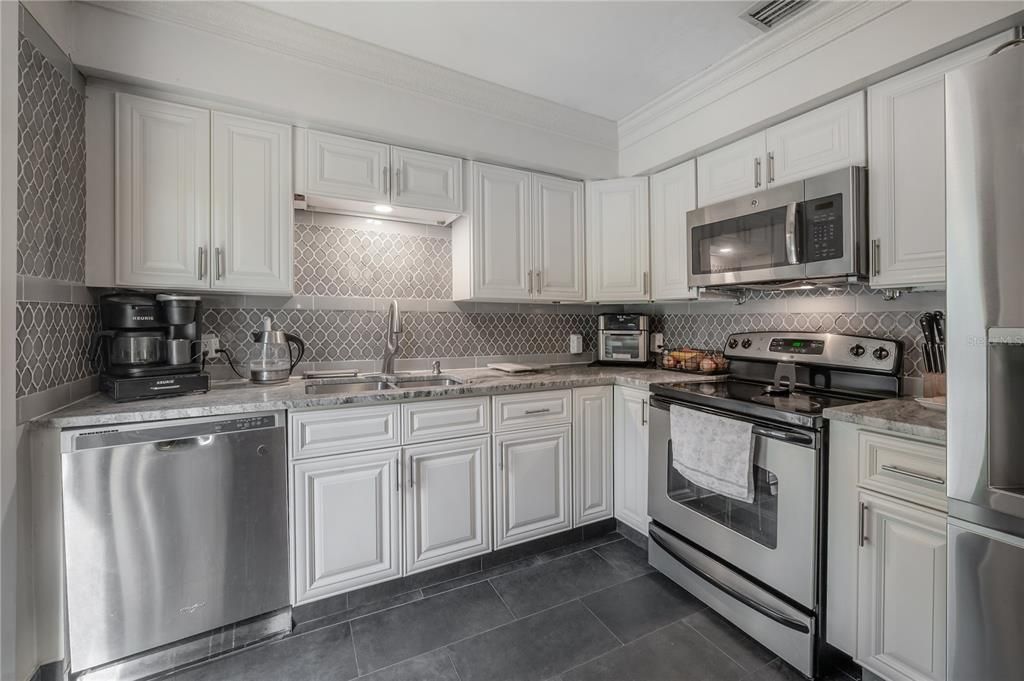 For Sale: $729,000 (3 beds, 3 baths, 1500 Square Feet)
