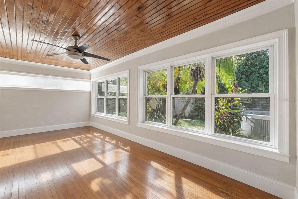 For Sale: $729,000 (3 beds, 3 baths, 1500 Square Feet)