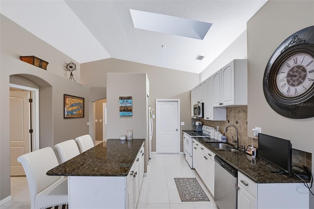 For Sale: $499,000 (3 beds, 2 baths, 1631 Square Feet)